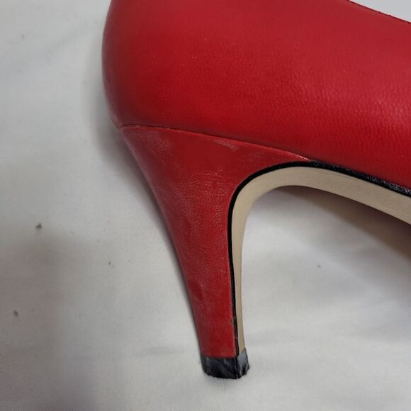 VINTAGE 80s tomato red with‎ broach detail almond toe heels 8.5 - Picture 11 of 12